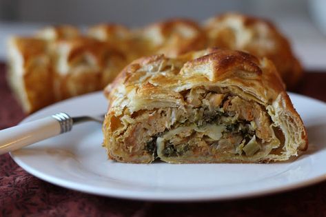 Vegetable Strudel, Winter Vegetable, Puff Pastry Crust, Puff Pastry Filling, Cheese Rolling, Winter Vegetables, Pastry Crust, Puff Pastry Sheets, Glass Baking Dish