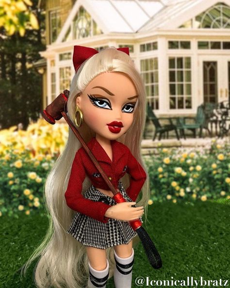 Winter Bratz, Bratz Outfit, Bratz Cloe, Throw Like A Girl, American Girl Doll Sets, Black Bratz Doll, Bratz Doll Outfits, Brat Doll, Bratz Girls