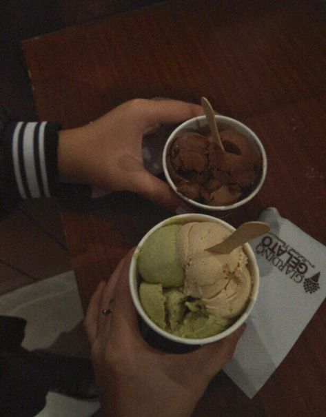 Ice Cream With Boyfriend, Mall Date Aesthetic, Ice Cream Date Couple, Ice Cream Date Aesthetic, Boyfriend Activities, Mall Date, Ice Cream Matcha, Soft Lunch, Ice Cream Date