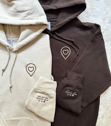 If they sent this to you, they wanna get matching hoodies🤭💕 Which one would you wear with ur partner/ bestie??❣️ some recent orders🌷 This gift is something they will wear forever & when they wear it they’ll be reminded of how much love & appreciation you have for them🫶🏼 SHOP NOW~Link in bio<3 ~~ #anniversary #anniversarygift #gift #embroiderymachine #embroidery #custominitials #asmr #embroideryasmr #SmallBusiness #bfgiftideas #gfgiftideas #boyfriendgiftideas #girlfriendgiftideas #match... Bestie Hoodies Matching, 3 Anniversary, Couple Hoodies, Clothing Labels Design, Labels Design, Couple Ideas, Matching Hoodies, Bf Gifts, Matching Clothes