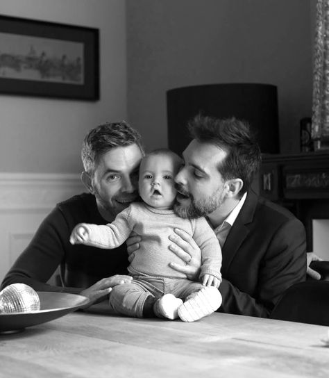 Sweet family. Gays dads two dads Couple With Baby, Gay Dads, Parenting Classes, Lgbt Love, Gay Romance, Same Love, Anais Nin, Gay Marriage, Foster Parenting