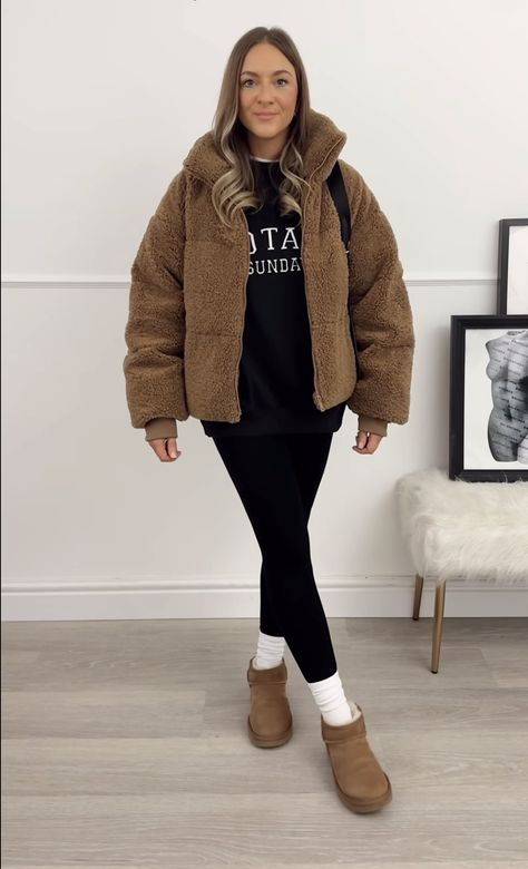 Teddy Fleece Outfit, Teddy Bear Jacket Outfit Winter, Brown Teddy Jacket Outfit, Teddy Bear Jacket Outfit, Bear Coat Outfit, Teddy Bear Coat Outfit, Teddy Jacket Outfit, Finding Style, Outfit With Uggs