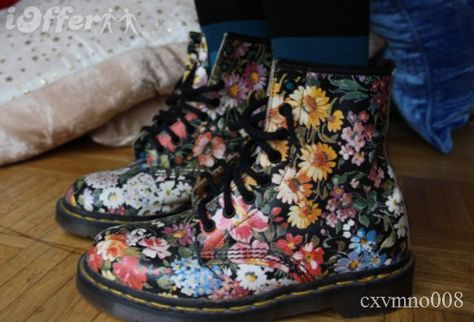 Gahh, I think I just drooled. Dr Martens Floral Boots, Flower Boots, Floral Boots, Doc Marten Oxford, Vegan Shoes, Danner Mountain Light Boot, 6th Grade, Dream Shoes, Doc Martens