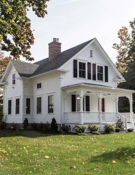 New House That Looks Old Exterior, 1800 House Exterior, Old 2 Story Farmhouse, Maine Farmhouse Exterior, Old Country Farmhouse Exterior, 1920s Farmhouse Exterior, Early American Homes Exterior, 1800 House Remodel, Farmhouse Exterior Old