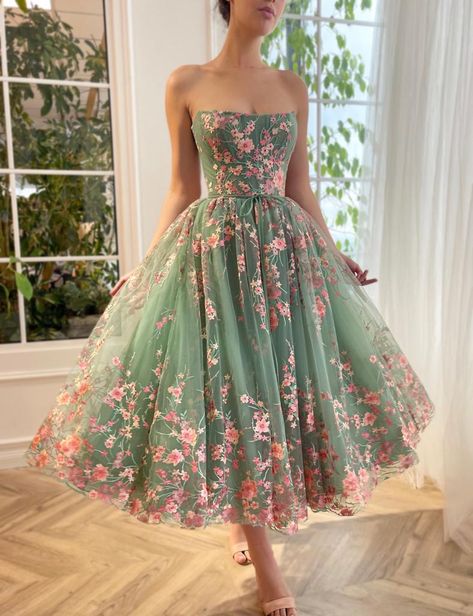 Blush Rose Bouquet, Teuta Matoshi, Bouquet Dress, Corset Midi Dress, Floral Corset, Prom Dresses For Teens, Embroidered Tulle, فستان سهرة, Birthday Party Dress