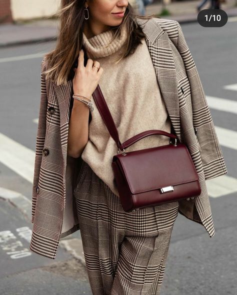 Maroon Shoes Outfit, Maroon Bag, Maroon Shoes, Burgundy Purse, Purse Outfit, Burgundy Bag, Cherry Color, Winter Attire, Summer Work Outfits