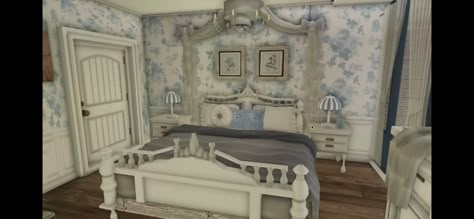 Cottage Core Layout Bloxburg, Bloxburg Bedroom Inspirations, Bloxburg House Inspiration Exterior, Bloxburg Bedroom Ideas Victorian, Coquette Cottage Bloxburg, Castle Interior Bloxburg, Canopy Bed Bloxburg, Castle Bloxburg Ideas, Bloxburg Custom Furniture Ideas