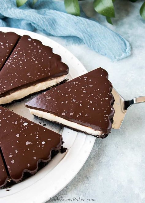 Traditional Tiramisu, Dessert Mascarpone, Mascarpone Tart, Chocolate Mascarpone, Mascarpone Recipes, Chocolate Ganache Tart, Raw Eggs, Chocolate Ganache Recipe, Oreo Cookie Crust