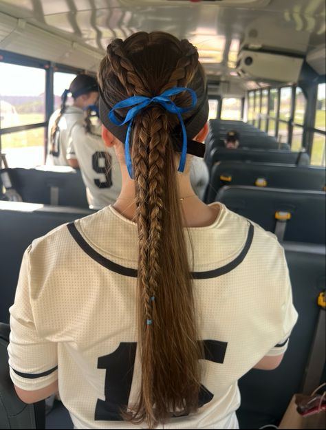 cute softball hair Softball Hair With Ribbon, Volleyball Hairstyle, Softball Hair Bows, Softball Things, Softball Hair, Sports Hair, Track Hairstyles, Softball Hairstyles, Sport Hair