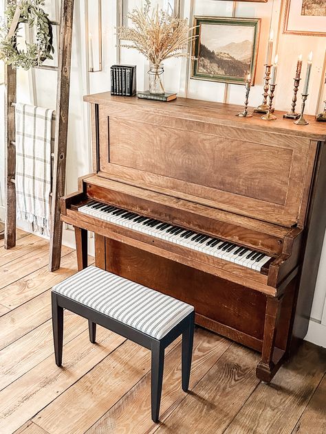 Do you have a thrifted furniture find that you love but the fabric is worn and dated? Looking for a simple way to update an old bench for extra seating? Well today I’m sharing all of my tips and tricks to help you take your piece from drab to fab!  My youngest son is the our little music prodigy of the family and I’ve Diy Piano Bench, Piano Bench Ideas, Piano Bench Makeover, Bench Makeover, Thrifted Furniture, Old Benches, Piano Bench, Extra Seating, Simple Way