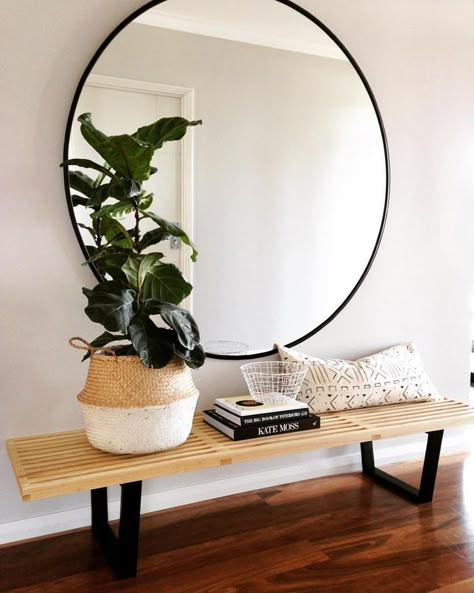 Large round mirror above a wood bench--- for the modern(ish) lovers Greenery Bedroom, Decoration Hall, Large Round Mirror, Entryway Mirror, Circle Mirror, Decoration Inspiration, Round Mirror, Style At Home, A Mirror