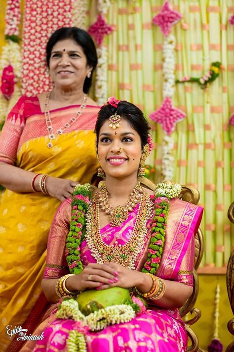 chiranjeevi daughter sreeja second marriage (7) South Indian Bridal Jewellery, Saree Bollywood, Indian Bridal Jewellery, New Blouse Designs, Wedding Saree Indian, Bridal Fashion Jewelry, Indian Bridal Fashion, Bridal Blouse Designs, Wedding Saree