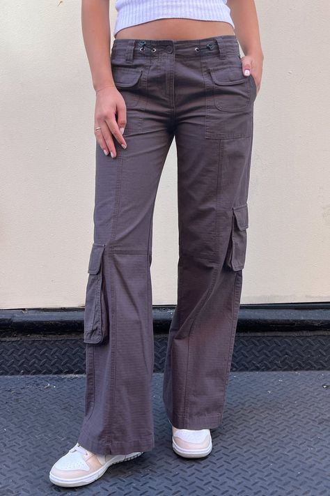 Thrift Cargo Pants, Brandy Melville Cargo Pants Outfit, Brandy Kim Cargo Pants, Dark Grey Parachute Pants Outfit, Kim Pants Brandy Melville Outfit, Brandy Cargo Pants, Kim Cargo Pants Outfit, Kim Pants Brandy Melville, Brandy Kim Pants