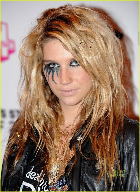 ke$ha | Ke$ha Says New Album Will Resurrect Rock and Roll Kesha Makeup, Kesha Concert, 80s Dress Up, Crazy Celebrities, Kesha Rose, Concert Makeup, Richest Celebrities, Celebrity Makeup Looks, Concert Looks