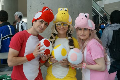 Yoshi Cosplay Diy Yoshi Costume, Yoshi Outfit, Yoshi Halloween, Cute Yoshi, Mario Kart Costumes, Yoshi Costume, Mario Halloween, Luigi Costume, Justin Williams