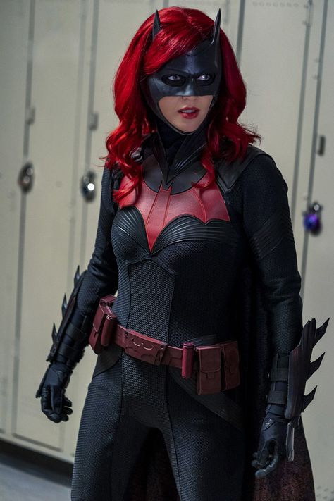 Batwoman Cosplay, Flash And Arrow, Maggie Sawyer, Kate Kane, Batman Detective, Black Costume, Batwoman, Super Hero Costumes, Ruby Rose