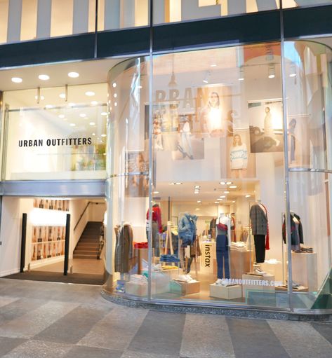 Urban Outfitters Unveils First Italian ... Urban Outfitters Store, Online Shopping Quotes, Milano Fashion, Elderly Home, Shop House Ideas, Online Shop Design, Interior Display, Furniture Market, Snacks For Work