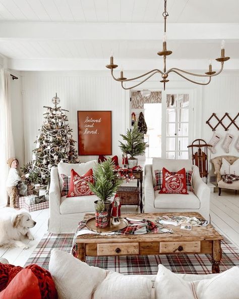 Amazing Christmas Trees, Piano Decor, Liz Marie, Liz Marie Blog, Guard Dog, Cottage Christmas, Farmhouse Holiday, Christmas Interiors, Professional Decor