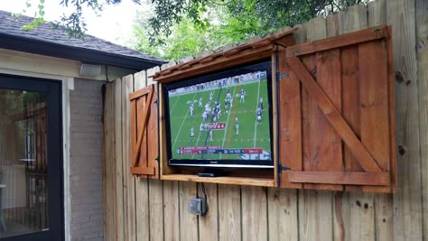 Patio Tv, Outdoor Tv Enclosure, Outdoor Tv Cabinet, Tv Enclosure, Ideas De Piscina, Cabinet Build, Tv Ideas, Outdoor Cabinet, Outdoor Kitchen Island