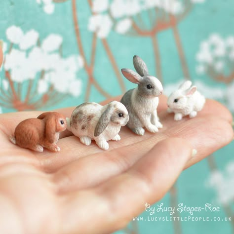 Rabbit Craft, Miniature Rabbits, Doll House Pets, Mini Animals, Polymer Clay Flower Jewelry, Sculpture Art Clay, Tiny Bunny, Miniature Projects, Polymer Clay Dolls