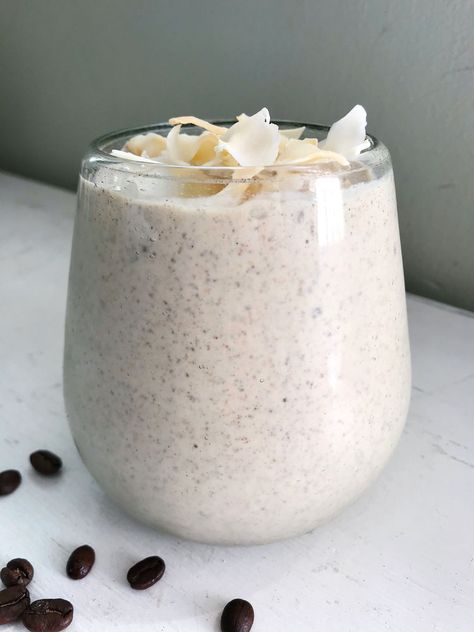 The Cinnamon Vanilla Coffee Smoothie Recipe You Can Use With Intermittent Fasting Healthy Coffee Smoothie Recipes, Autumn Bates, Coffee Smoothie Healthy, Recipes Autumn, Smoothie Aesthetic, Coffee Smoothie Recipes, Sweet Lunch, Blender Smoothie, Vanilla Smoothie