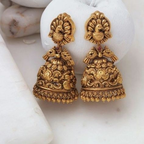 Temple Jewelry Earrings, Antic Jumkas Gold, Butta Earrings Gold Latest, Daily Use Earrings, Gold Jhumka Designs, Latest Earrings Design, Indian Jhumka, Temple Jewellery Earrings, Wedding Jewelry Sets Bridal Jewellery