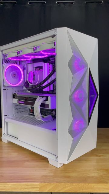 AES Tech Gaming on Instagram: "The Antec DF800 Flux in white looks so incredible! So happy Antec decided to join the game and bring some white PC Cases to Market! CPU: AMD Ryzen 9 5900x 12 Core/24 Thread CPU Cooler: DeepCool Castle 360mm Motherboard: Gigabyte X570S Aero G WiFi RAM: 32gb T Force Extreem RGB (2x16gb 3600MHz) Storage: 1tb Crucial P5 Plus Gen4 NVMe m.2 + 1tb Seagate Barracuda Graphics Card: Vision RTX 3080 10gb Vision OC Power Supply: Thermal Take ToughPower GL1 850W 80+Gold Cables Cpu Gamer, Sleeper Build, Gaming Cpu, Circle Frames Clipart, Gaming Photo, Brown Suits For Men, Photoshop Keyboard, Gaming Pc Build, Pc Build