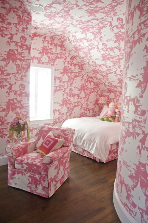 Pink, pink girl's bedroom with pink toile wallpaper, pink toile ... Pink Toile Wallpaper, Pink Chinoiserie, Pink Bedroom For Girls, Pink Girl Room, Tout Rose, Toile Wallpaper, Bedroom Pink, Slaap Lekker, Attic Bedrooms