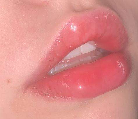 Heart Shaped Lips Natural, Rosy Lips Natural, Natural Pink Lips Aesthetic, Natural Lips Aesthetic, Full Lips Aesthetic, Pink Lip Aesthetic, Prom Lips, Dream Lips, Astrid Clifford