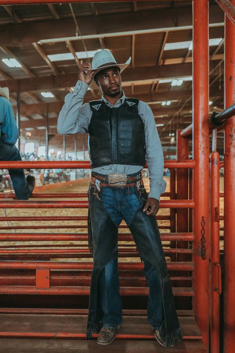 Black rodeo culture has been overlooked. This photographer wants to change that Black Rodeo, Bareback Riding, Pan African Flag, American Bull, American Cowboy, Rodeo Events, Cowboy Aesthetic, Black Cowboys, African Flag