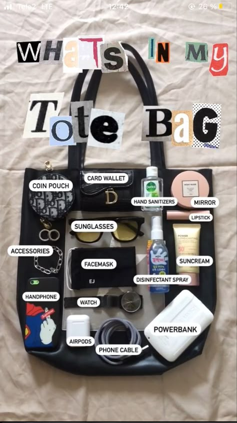 What’s In My Tote Aesthetic, Uni Bag Essentials, What’s In My Purse, What's In My Bag Aesthetic, Carry On Backpack For Women, Bag Necessities, Summer Bag Essentials, Everyday Bag Essentials, What's In My Purse