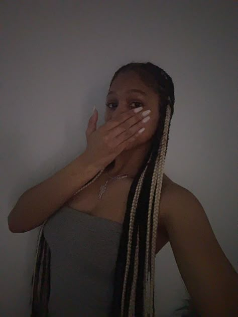 Braided Hairstyles Blonde And Black, Blonde Peakaboo Braids, Blonde Brown And Black Knotless Braids, Blond Peekaboo Braids, Brown Blonde And Black Braids, Peek A Boo Box Braids Blonde, Peakaboobraids Black And Blonde, Black And White Knotless Braids, Knotless Box Braids Peek A Boo Color