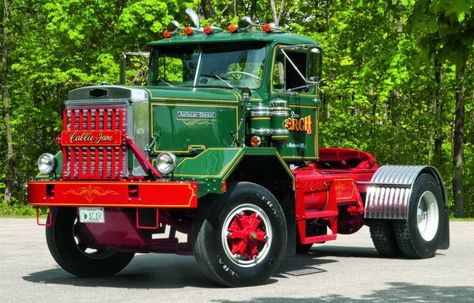 1972 Autocar - This rig from America's oldest operati - Hemmings Motor News Autocar Trucks, American Trucks, Equipment Trailers, White Truck, Antique Trucks, Mack Trucks, Big Rig Trucks, Big Guys, Big Rigs