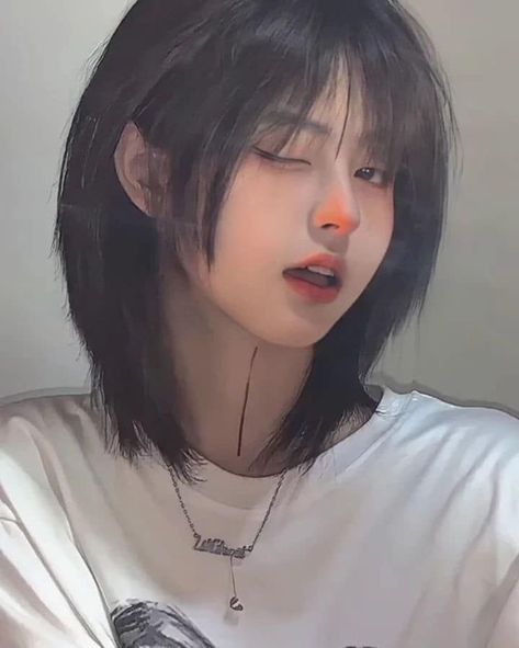 Short Hair Korean Style, Hair Korean Style, Short Hair Korean, Style Tomboy, Shortish Hair, Justina Xie, Hair Korean, Short Hair Tomboy, Korean Short Hair