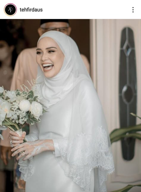 Hijab Wedding Style, Wedding Style Ideas, Wedding Dress Hijab, Malay Wedding Dress, Muslim Wedding Photos, Antique Wedding Dresses, Baju Kahwin, Nikah Outfit, Wedding Event Dresses