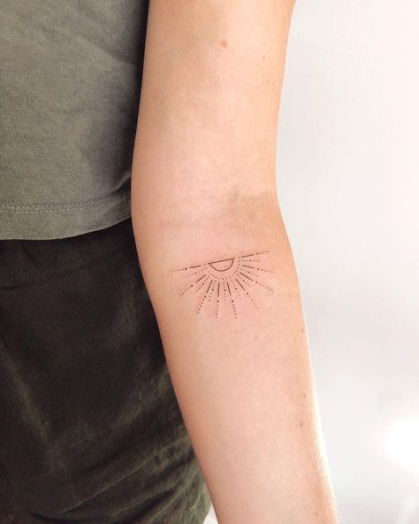 Rock On Gold Dust Woman Tattoo, Small Sunset Tattoo, Rising Sun Tattoos, Sunrise Tattoo, Sunset Tattoo, Tarot Tattoo, Sunset Tattoos, Sun Tattoos, Mythology Tattoos