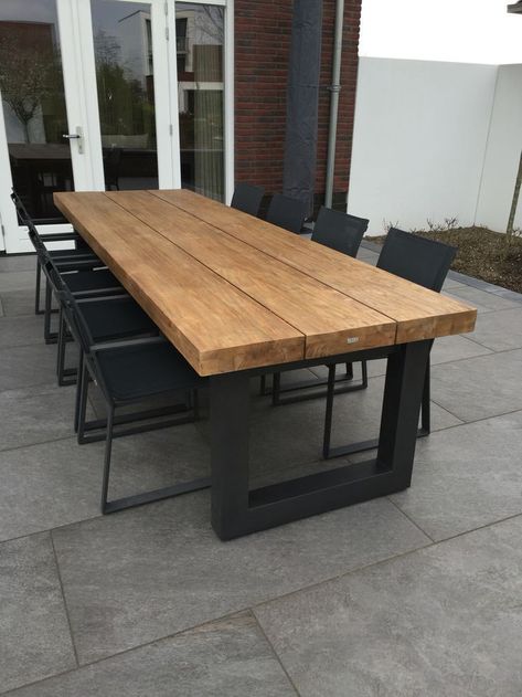 Garden Dining Table Outdoor, Diy Holz, Patio Dining Table, Garden Table, Diy Outdoor Furniture, Patio Table, Wooden Table, Patio Dining, Rustic Dining Table