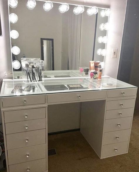 i need this in my life. Makeup Table Organization, Makeup Table Ideas, Table For Makeup, Meja Makeup, Vanity Table Ideas, Makeup Vanity Ideas, Vanity Makeup Rooms, Vanity With Lights, Makeup Vanity Ideas Bedrooms