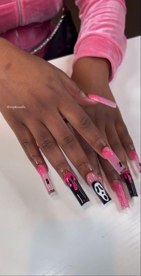 Halloween Freestyle Nails, Hallow Nails, Halloween Baddie Nails, Baddie Halloween Nails, Freestyle Acrylic Nails, Groovy Nails, Pink Horror, Lux Nails, Horror Ghost