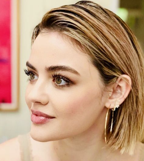 Lucy Hale Lucy Hale Blonde, Lucy Hale Makeup, Lucy Hale Style, Lucy Hale, Blonde Bobs, Blonde Bob, College Fashion, Hair Dye, Beauty Make Up