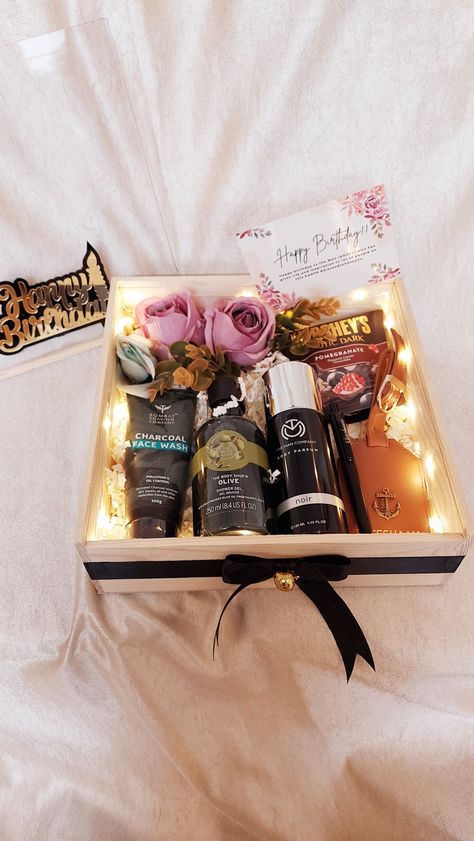 Gift Hamper For Him, Wedding Hampers, Hampers For Him, Hampers For Men, Wedding Gift Hampers, Charcoal Face Wash, Fairy Light, Electronic Gifts, Colour Combination