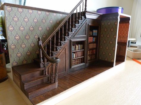 Miniscaping: Arsenic and Old Lace by Jo Medvenics Victorian Doll House Interiors, Miniature Set Design, Dollhouse Staircase, Arsenic And Old Lace, Secret Passage, Room Box Miniatures, Dollhouse Miniature Tutorials, Room Boxes, Dollhouse Projects