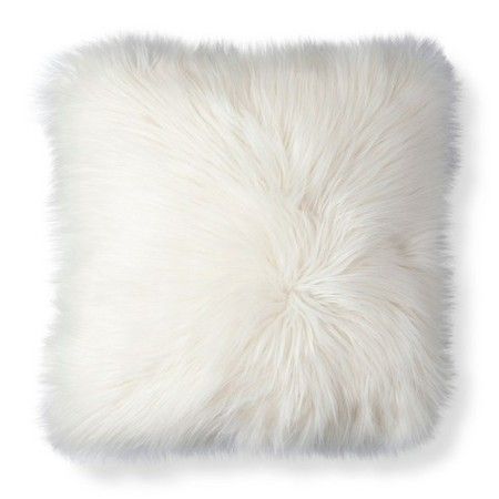 White Fur Pillow, Ideas Habitaciones, White Accent Pillow, Textured Throw Pillows, Geek Decor, Fur Pillow, White Throw Pillows, Lodge Decor, Decorative Pillows Couch