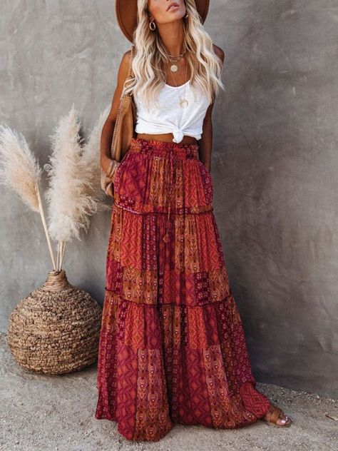 It's time to let go of your ordinary wardrobe and embrace the free spirited side of fashion! Our boho maxi skirt is here to help you do just that. This bohemian maxi skirt features a floral print that is sure to catch everyone's eye. Pair it with sandals, a statement necklace, and sunglasses for a look that is perfect for the weekend. Elevate your style by adding this skirt to your collection today! Boho maxi skirt Ankle length Multiple colors Floral print Polyester blend material Flowy silhouet Hawaii Boho Outfits, Simple Boho Outfits Casual, Romantic Boho Outfit, Long Skirt Boho Outfit, Cute Vacation Outfits Tropical, Girly Boho Outfits, Hippy Style Outfits, Flowy Outfits Aesthetic, Boho Look Outfit