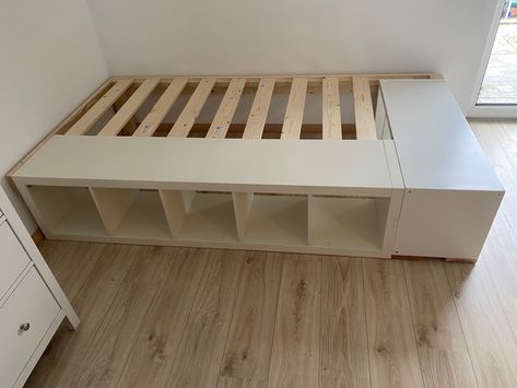 Single Kallax Bed, Kallax Bed, Box Room Bedroom Ideas, Build A Loft Bed, Bedroom Ideas For Small Rooms Diy, One Room Apartment, Loft Bed Plans, Bed Platform, Diy Bunk Bed