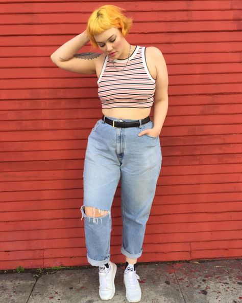 Today's fit!! 💞🍑🙌 Isabel Hendrix, Plus Size Corset Tops, Fashion Guys, Diy Outfits, 90s Fashion Women, 90s Fashion Grunge, Look Plus Size, Outfit 90s, Fashion Male