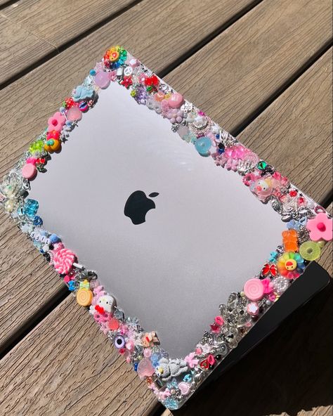 Mac book junk case💕💞💓💘💝 #junkcases #junkcasesforsale Macbook Junk Case, Junk Laptop Case, Junk Things, Mac Book Case, Junk Case, Cute College Outfits, Mac Book, Cases Diy, Laptop Covers