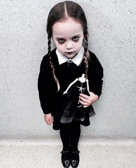 40 Fierce Halloween Ideas If You Hate The 'Girl Costume' Aisle | HuffPost Scary Kids Halloween Costumes, Funny Toddler Halloween Costumes, Disfarces Halloween, Halloweenský Makeup, Scary Kids, Toddler Girl Halloween, Scary Halloween Costumes