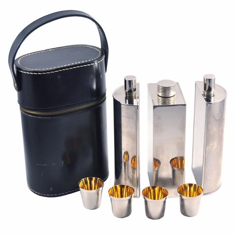 German 3 Flask Travelling Bar Set [Such a cool set!] Traveling Bar, Travel Bar Set, Travel Bar, Bar Sets, Barware Accessories, Bar Tool Set, Bar Tool, Cigars And Whiskey, Stir Sticks