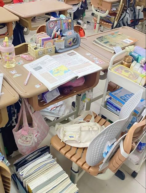 Chinese School Desk, Study In China, School Tables, School Material, Korean School, Study Desk Decor, Study Study Study, School Desk, School Desks